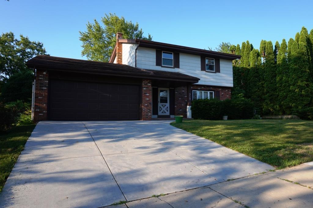 315 Jacque Ln, Port Washington, WI 53074