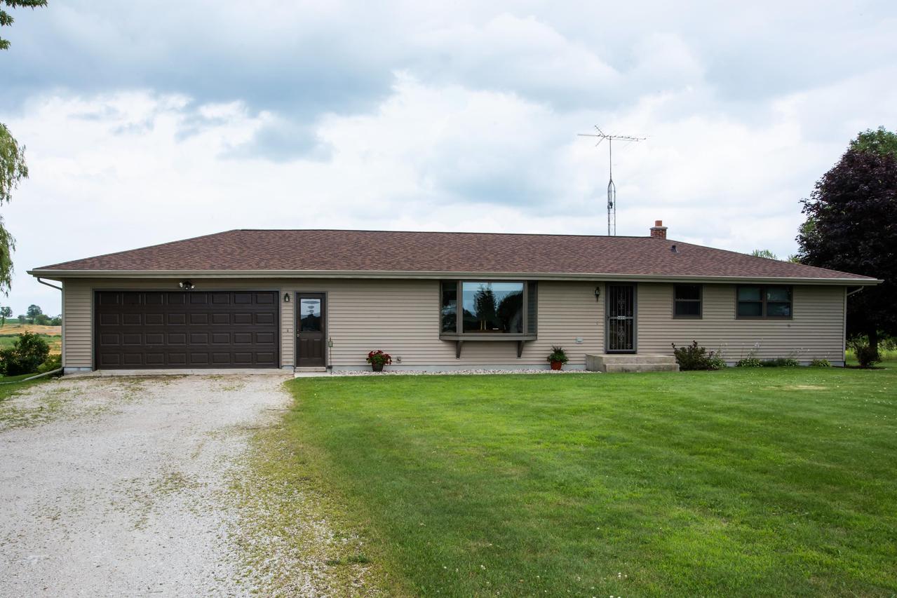 820 N Plymouth Tr., New Holstein, WI 53061