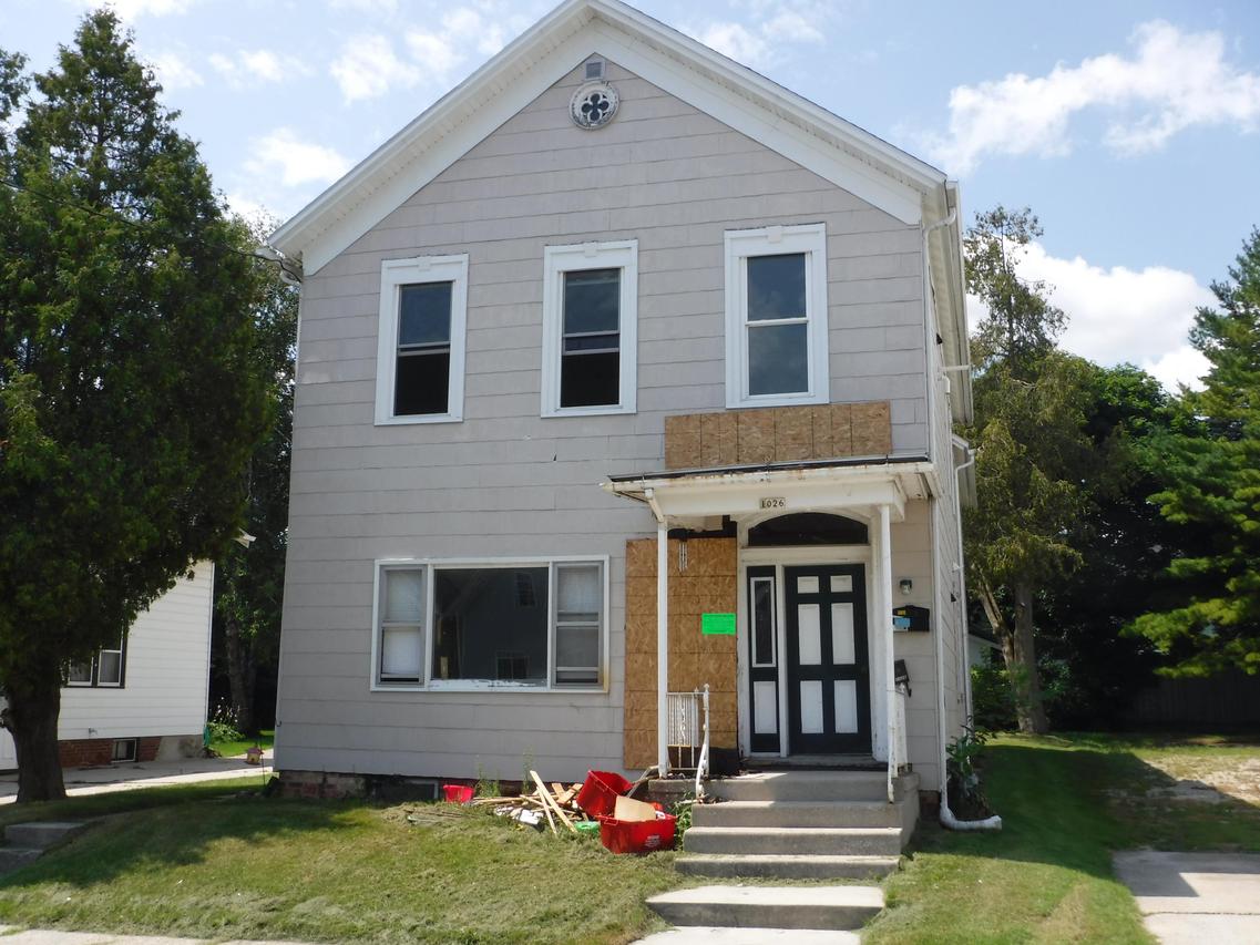 1026 S 17th St., Manitowoc, WI 54220
