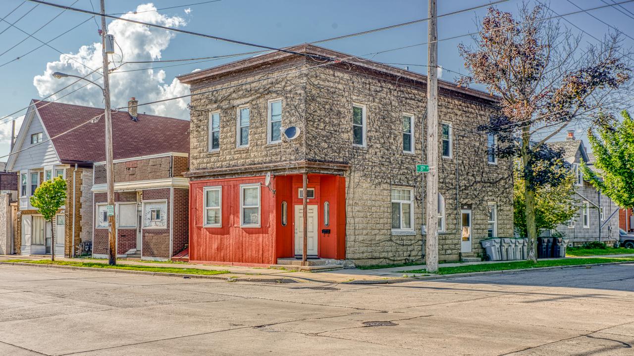 3700 W Burnham St, Milwaukee, WI 53215