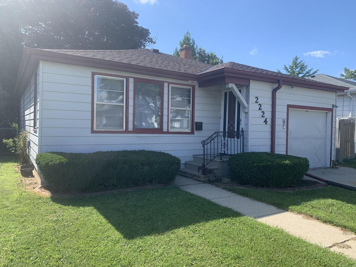 2224 Carlisle Ave, Racine, WI 53404
