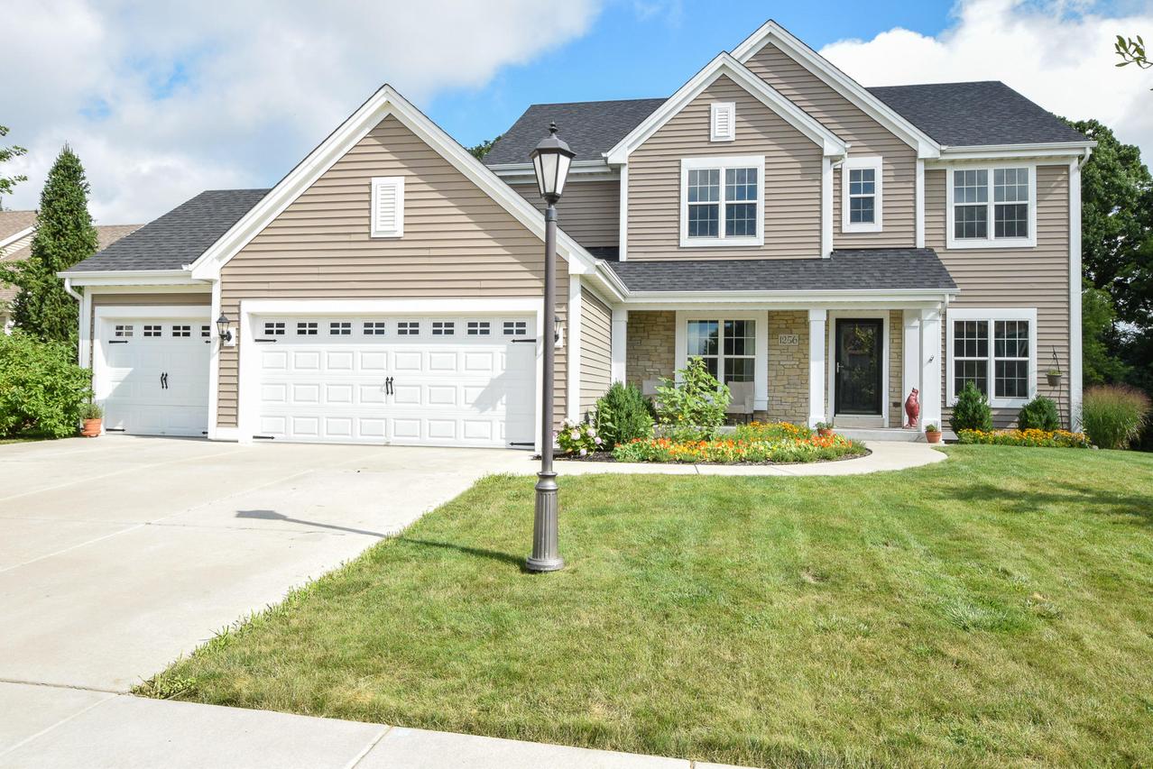1256 Goldfinch Way, Oconomowoc, WI 53066