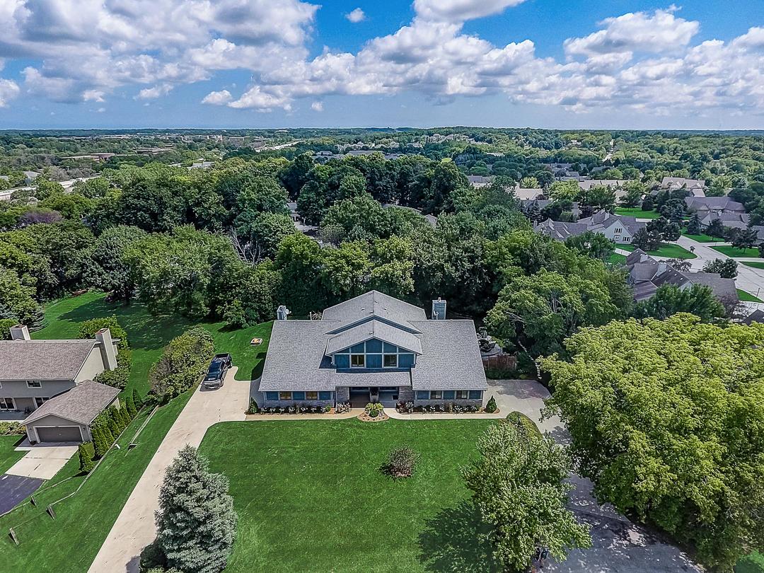 550 Hiview Dr, Brookfield, WI 53045