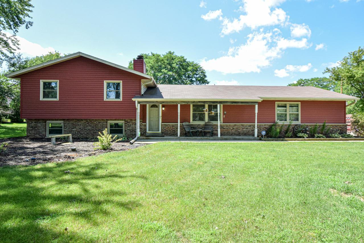 W309S7915 Avon Dr., Mukwonago, WI 53149