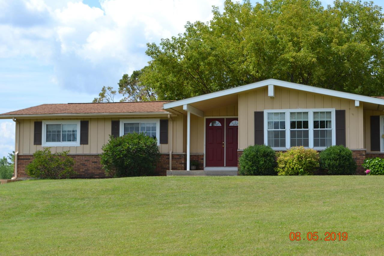 S42W26937 Overlook Ln., Waukesha, WI 53189