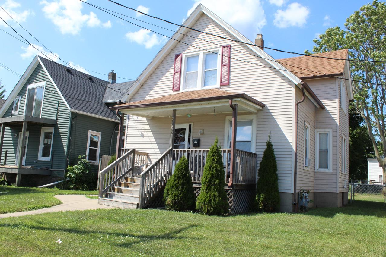 1900 63rd St, Kenosha, WI 53143