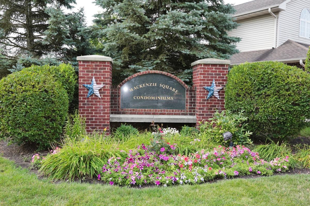 7925 S Scepter Dr. #4, Franklin, WI 53132