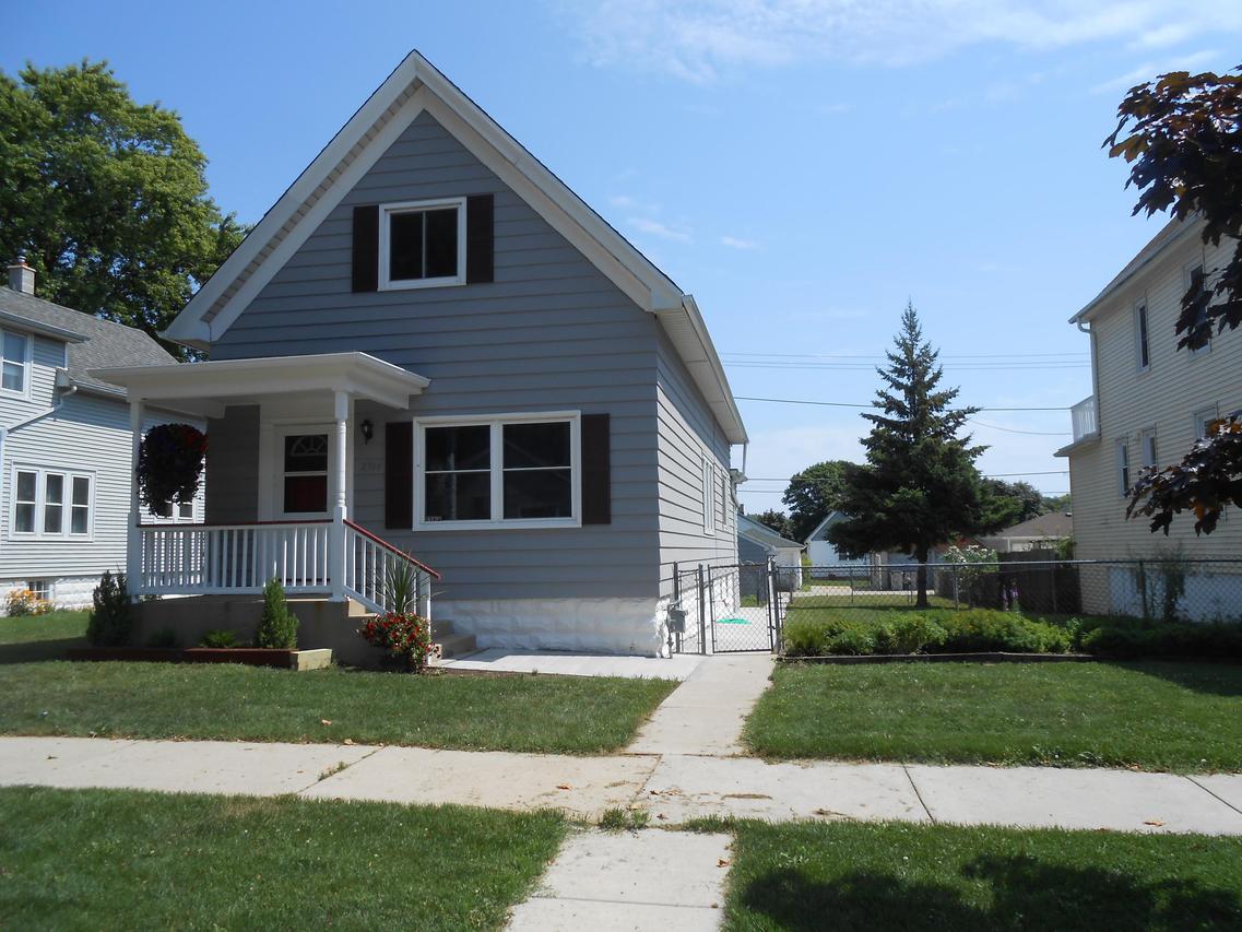 2364 S Lenox St, Milwaukee, WI 53207