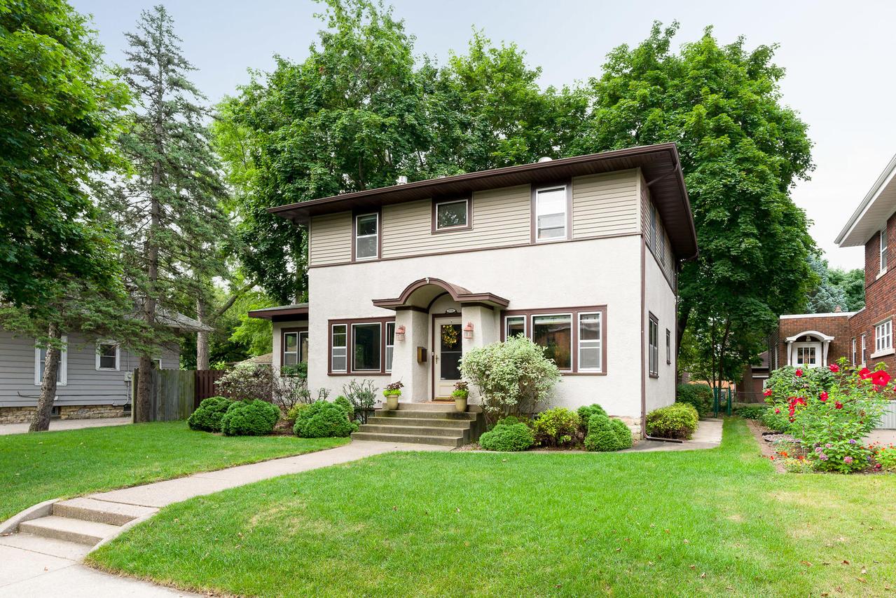 1526 State St, La Crosse, WI 54601