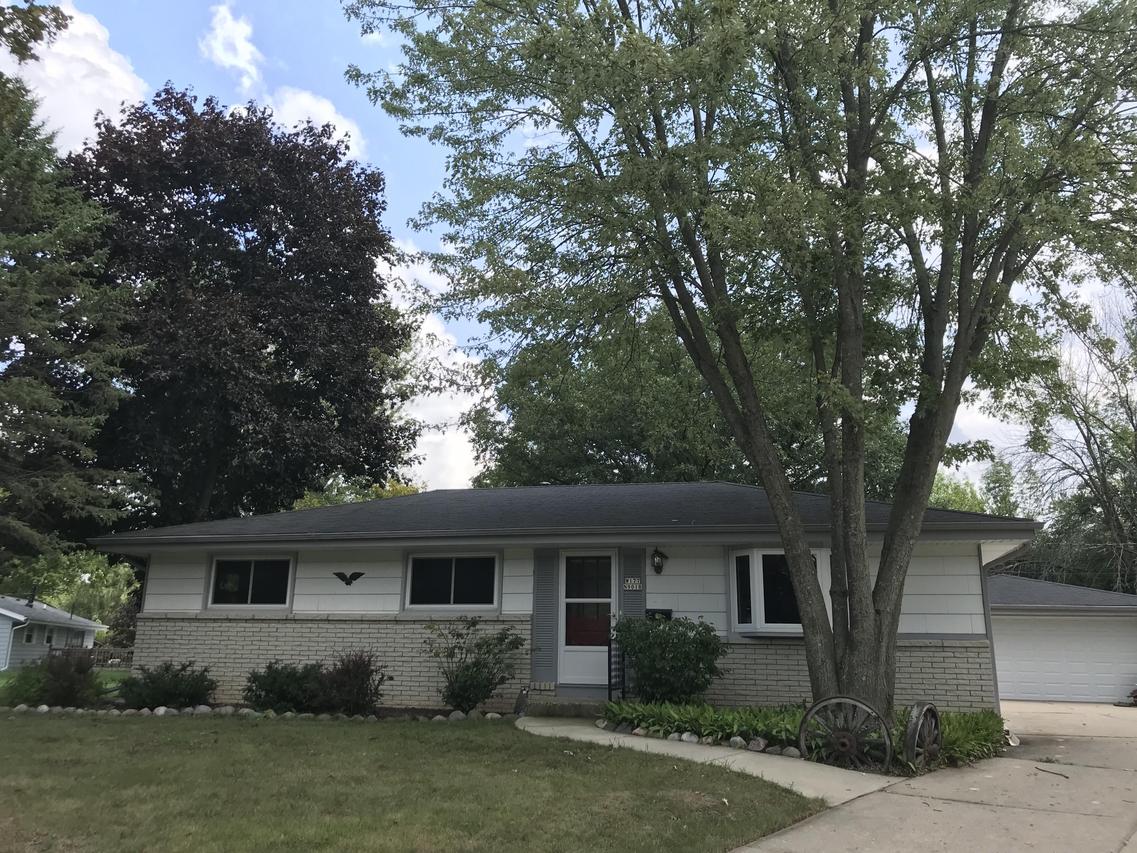 W177N9018 St Stevens Ct, Menomonee Falls, WI 53051