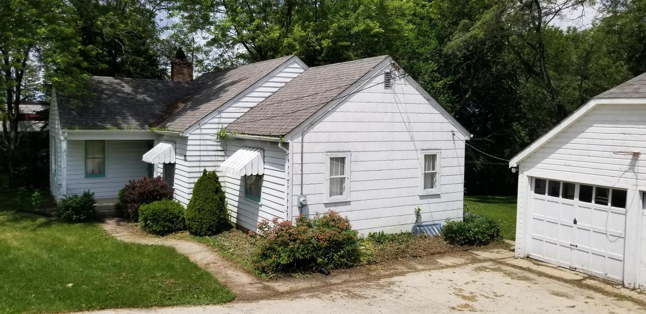 1806 E Main St, Waukesha, WI 53186