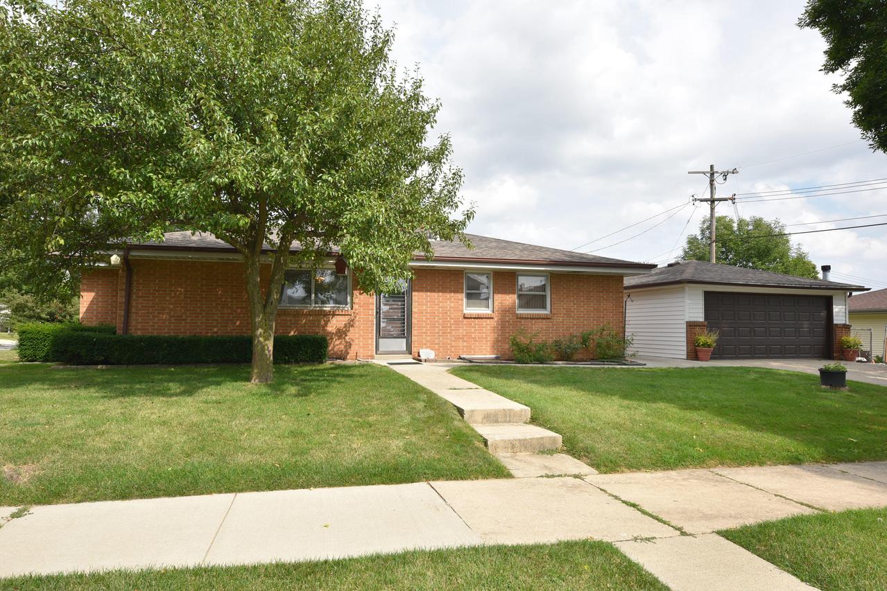 2967 W Wanda Ave., Milwaukee, WI 53221