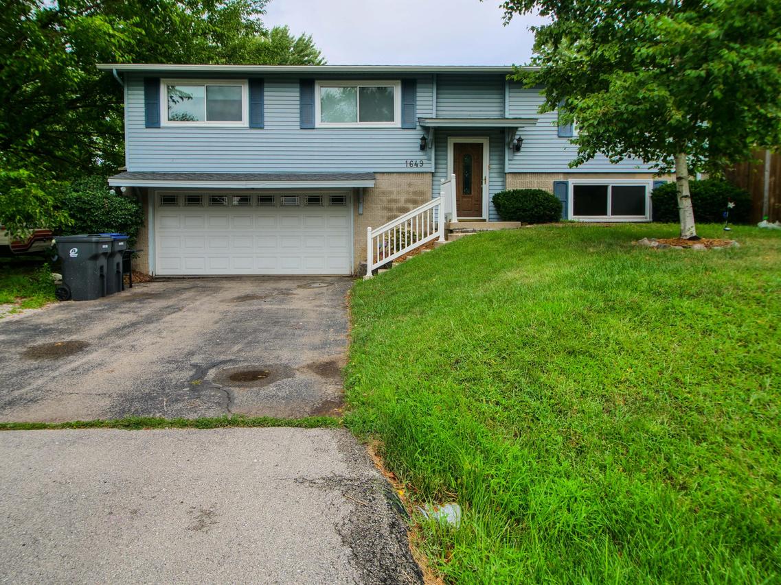 1649 Warwick Way, Mount Pleasant, WI 53406
