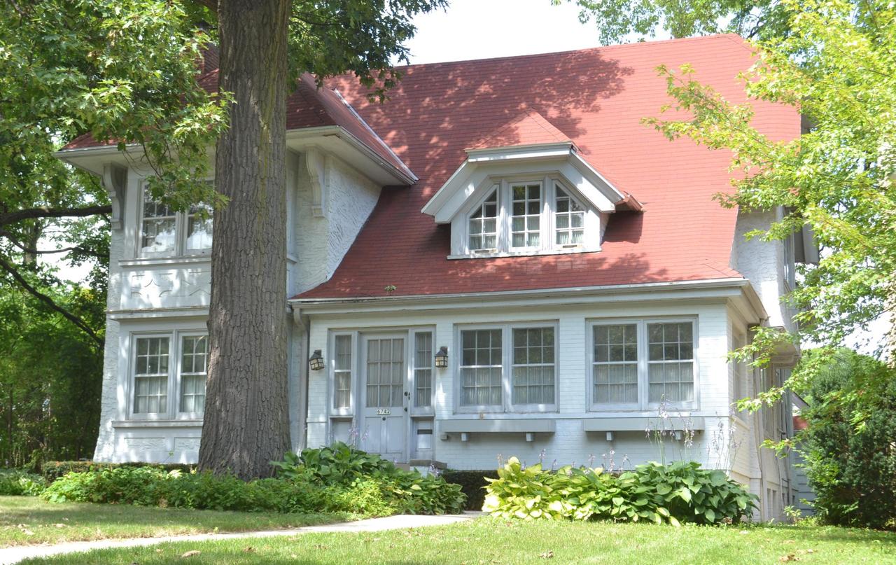 6742 W Wisconsin Ave., Wauwatosa, WI 53213