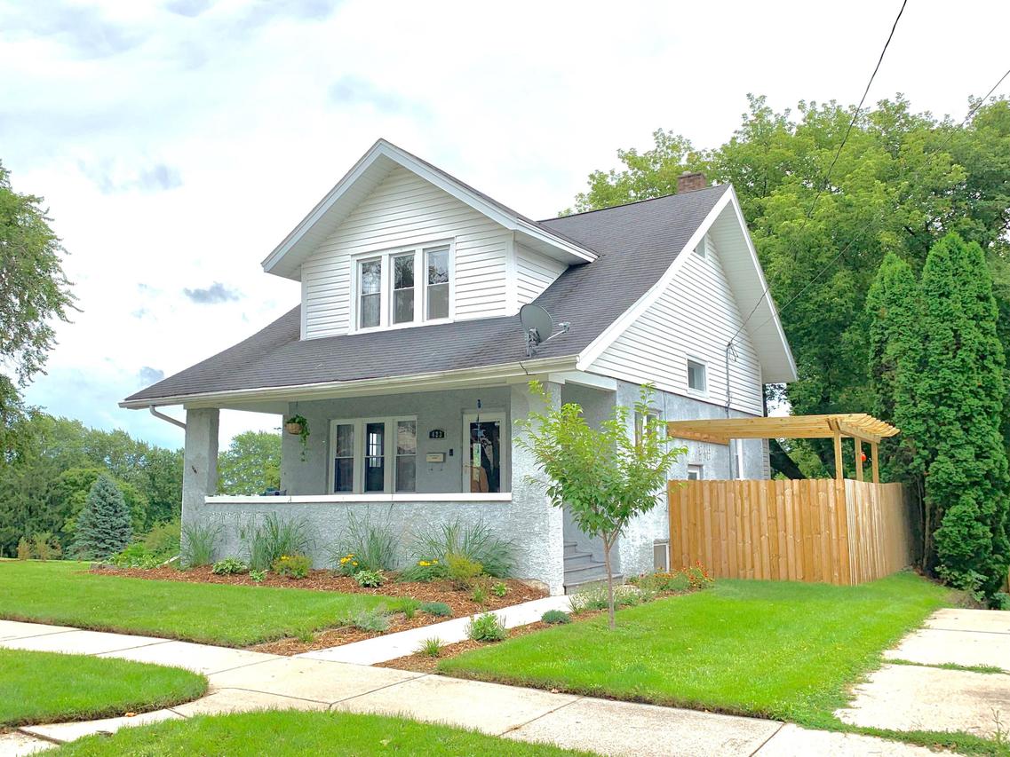 423 Prospect Ave, Waukesha, WI 53188