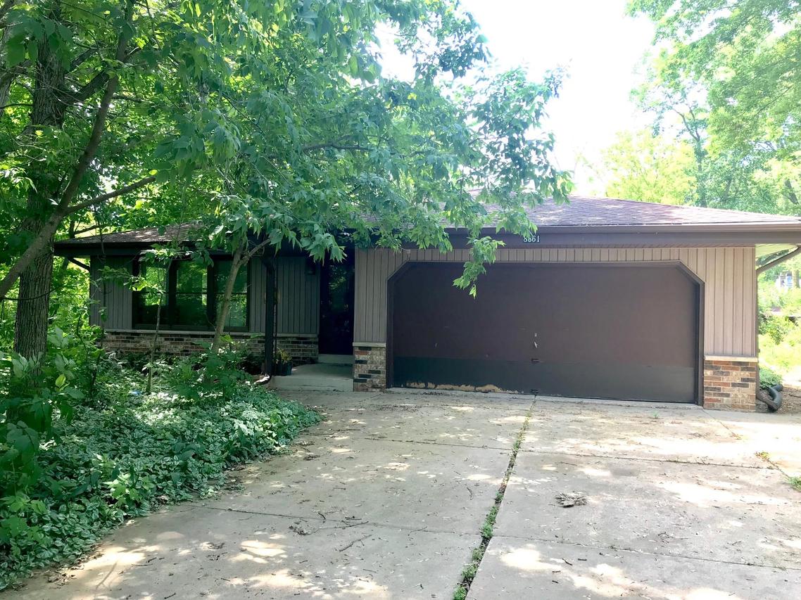 8861 S 35th St, Franklin, WI 53132