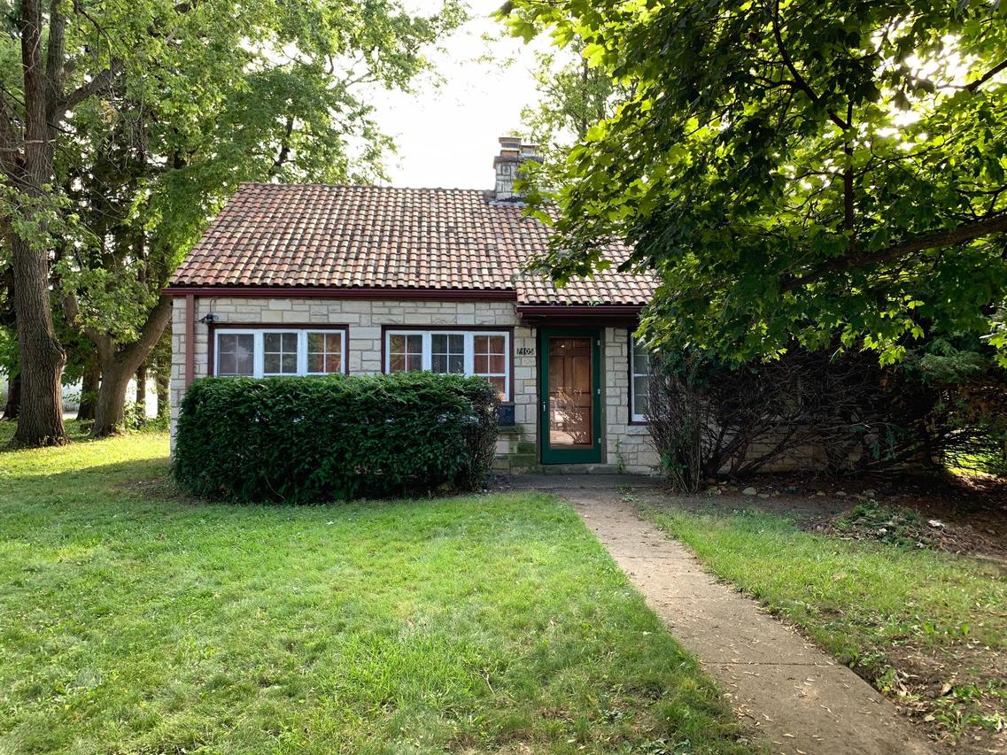 7105 W Fond Du Lac Ave, Milwaukee, WI 53218