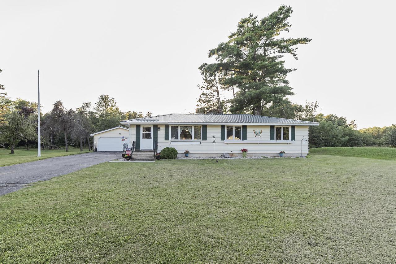 N1489 Shore Dr., Marinette, WI 54143