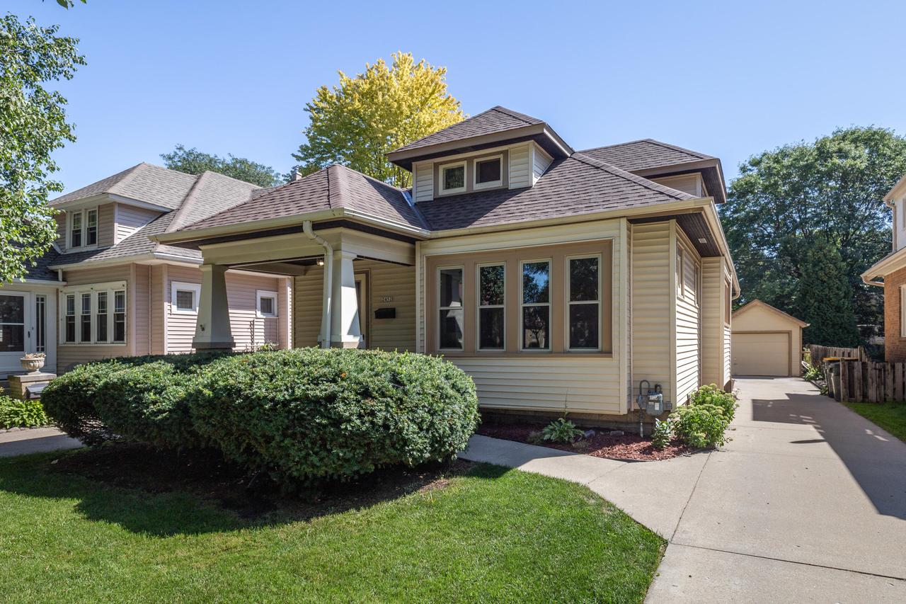 2452 N 72nd St., Wauwatosa, WI 53213