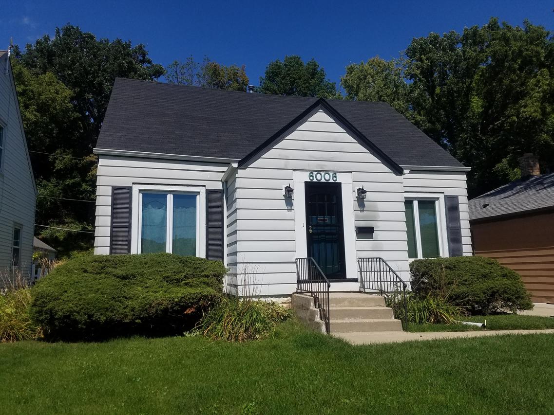 6006 W Martin Dr, Wauwatosa, WI 53213