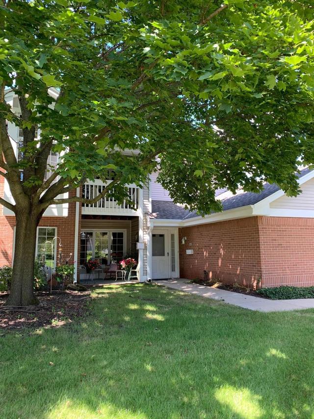 8649 Westlake Dr, Greendale, WI 53129