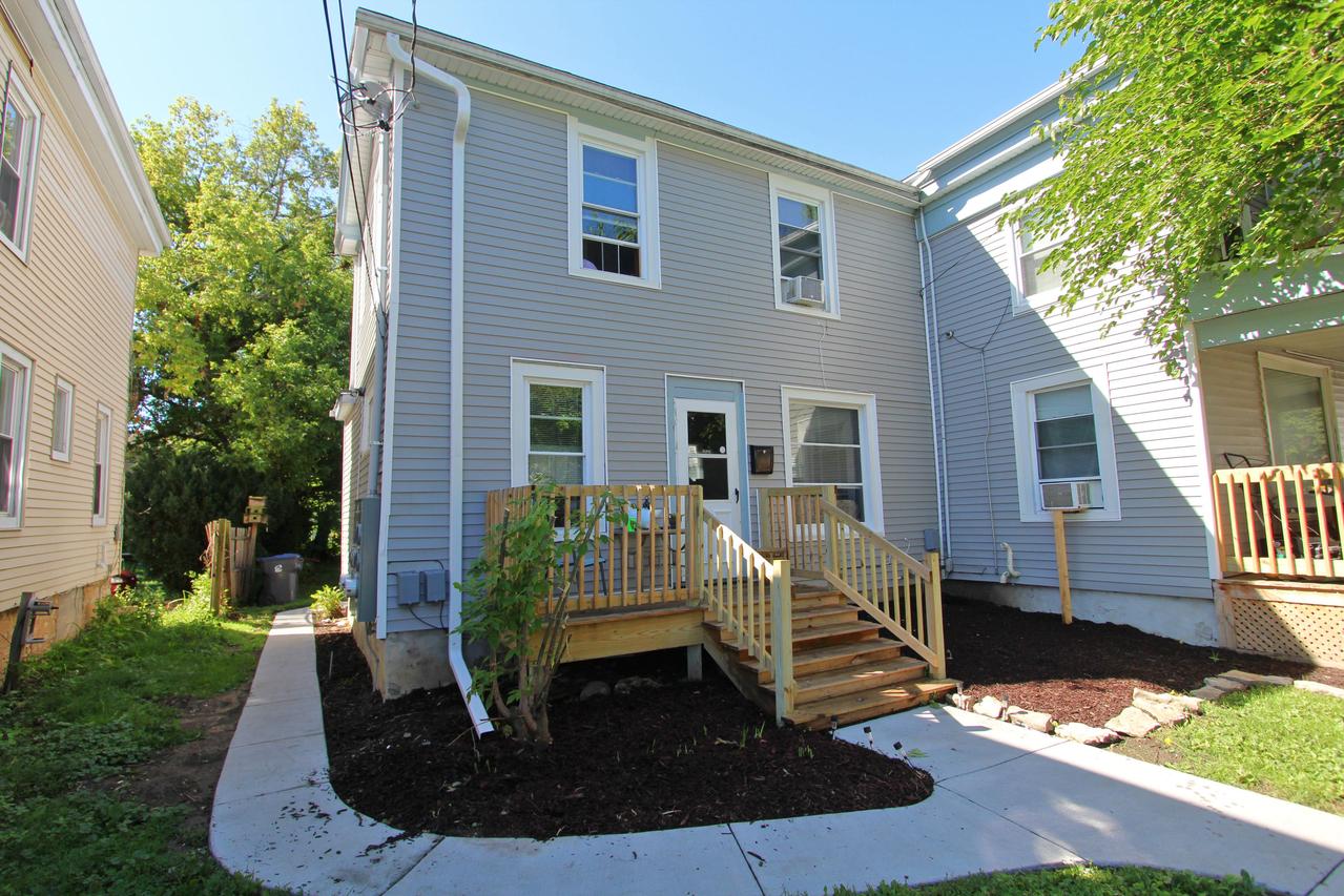 121 Carroll St #123, Waukesha, WI 53186