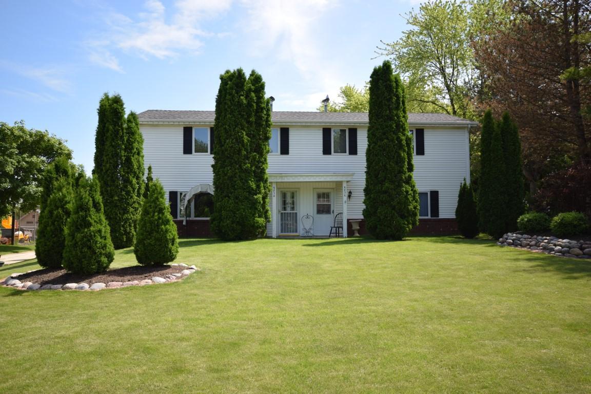 6836 Enge Dr #6838, Newburg, WI 53090