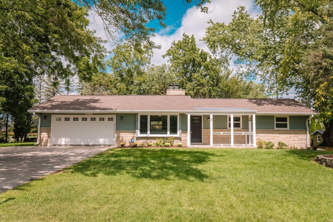 N58W21954 Maclynn Dr, Menomonee Falls, WI 53051