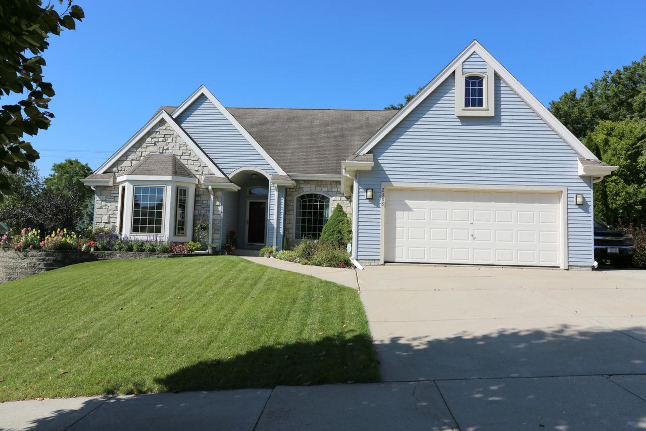 2308 Judith Ln, Waukesha, WI 53188