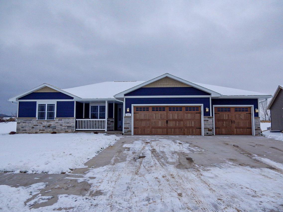 222 Howard Dr., Holmen, WI 54636