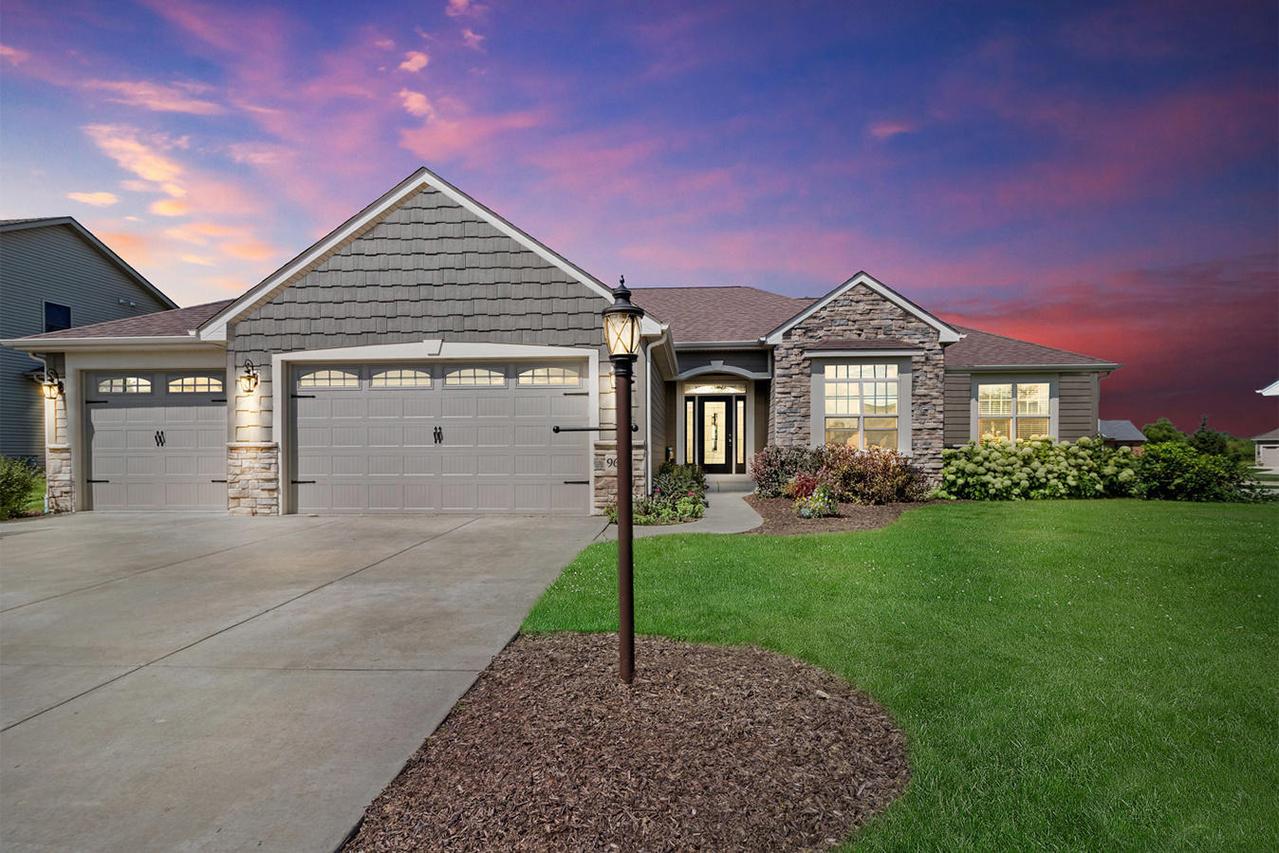 9624 49th Ct, Pleasant Prairie, WI 53158
