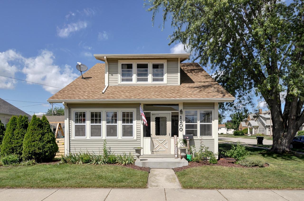 1200 Augusta St, Racine, WI 53402