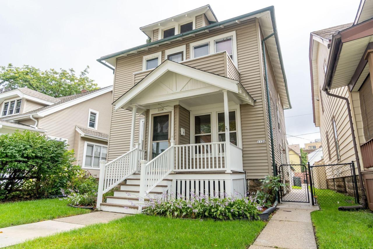 1124 S 72nd St #1126, West Allis, WI 53214