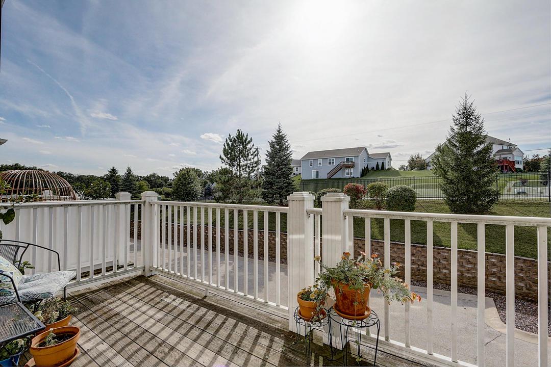 812 Timber Ridge #G, Waukesha, WI 53189