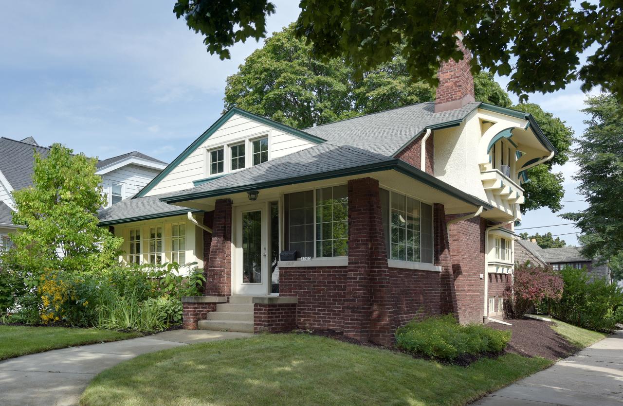 3900 N Farwell Ave, Shorewood, WI 53211
