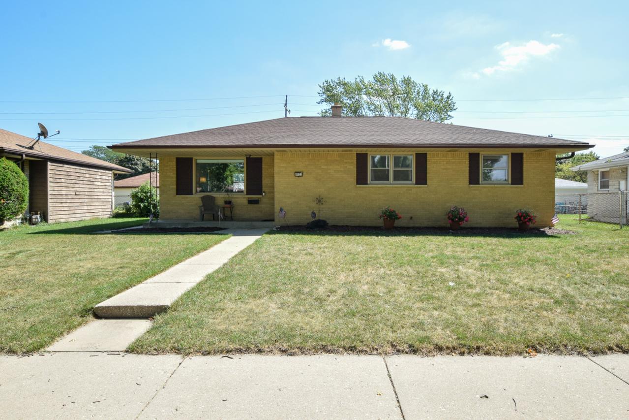 9033 W Grantosa Dr, Milwaukee, WI 53225