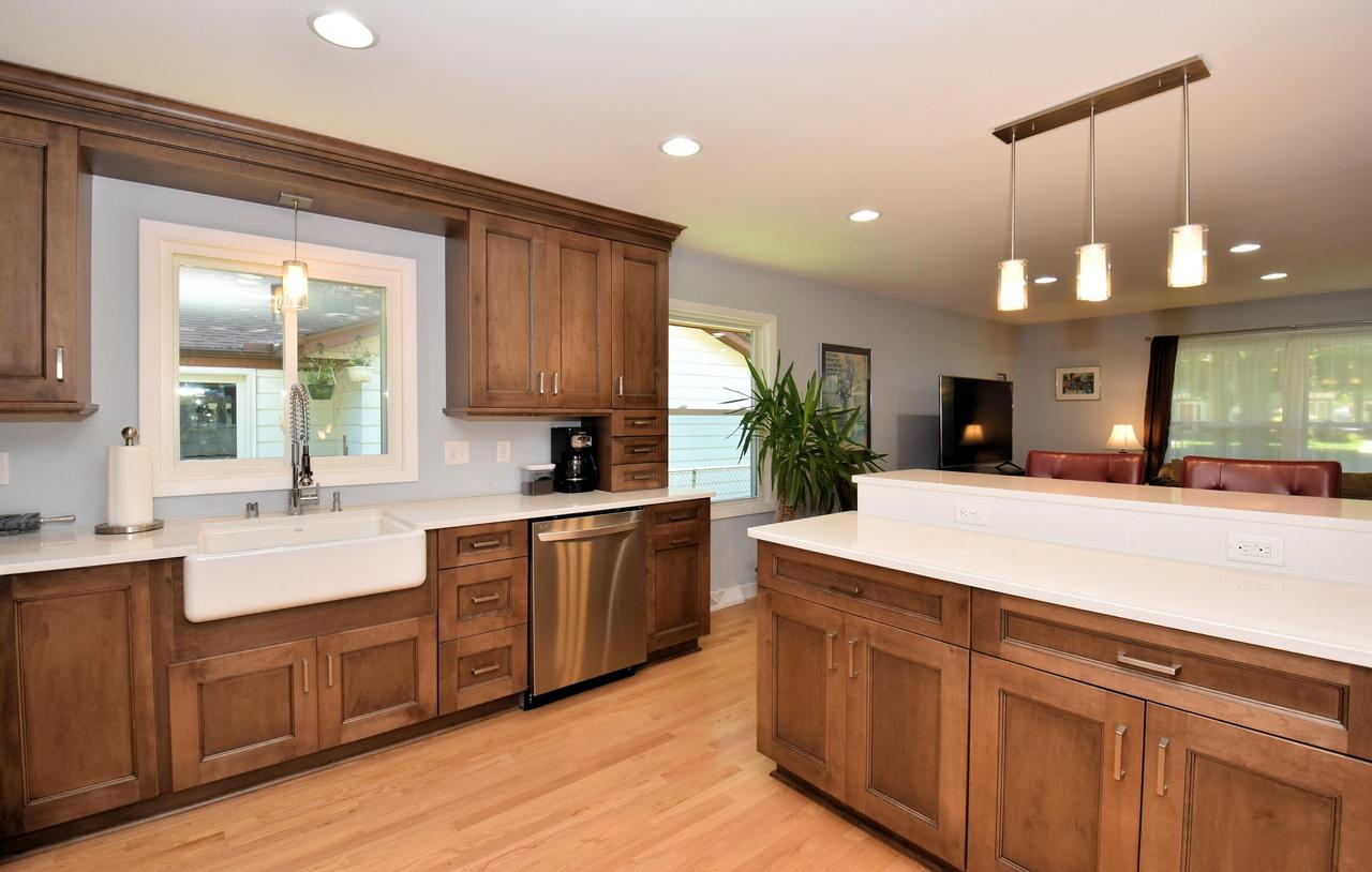 6710 W Wisconsin Ave, Wauwatosa, WI 53213