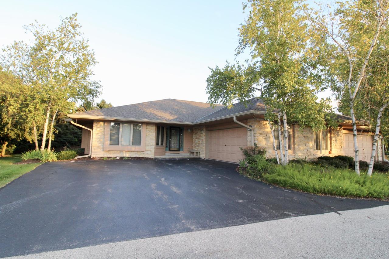 514 N Ponderosa Dr, Hartland, WI 53029