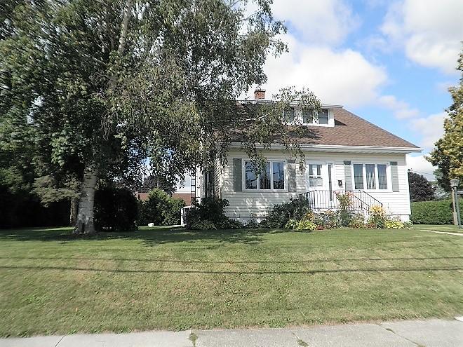 2212 S 10th St., Manitowoc, WI 54220