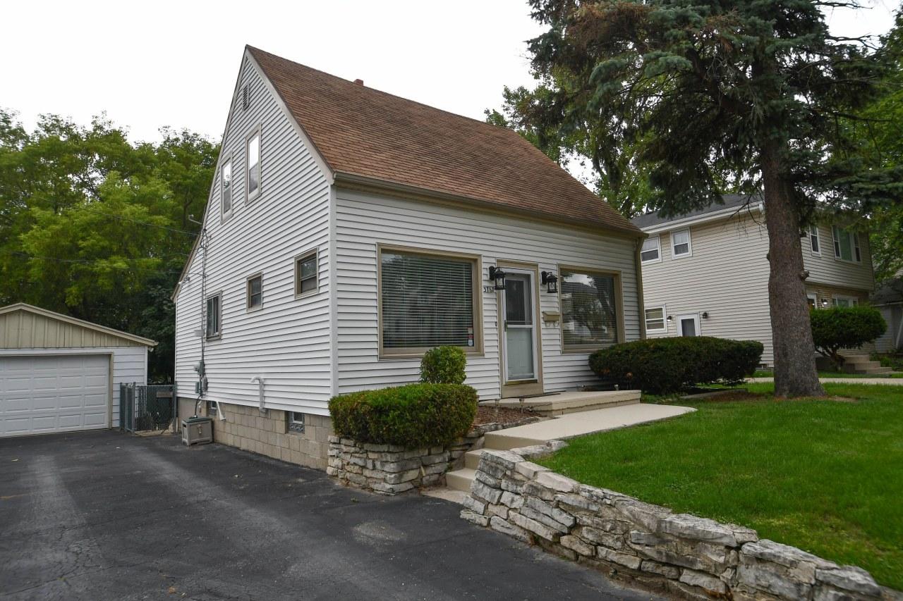 3767 S 91st St, Milwaukee, WI 53228