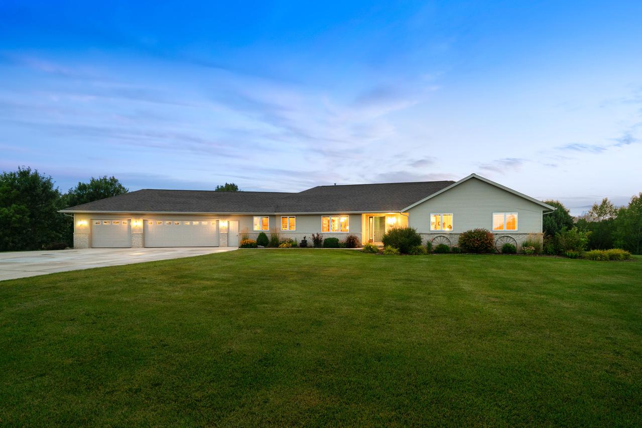 3118 Rolling Hills, Newton, WI 54220