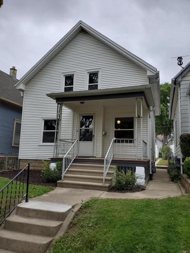 352 E Montana St, Milwaukee, WI 53207