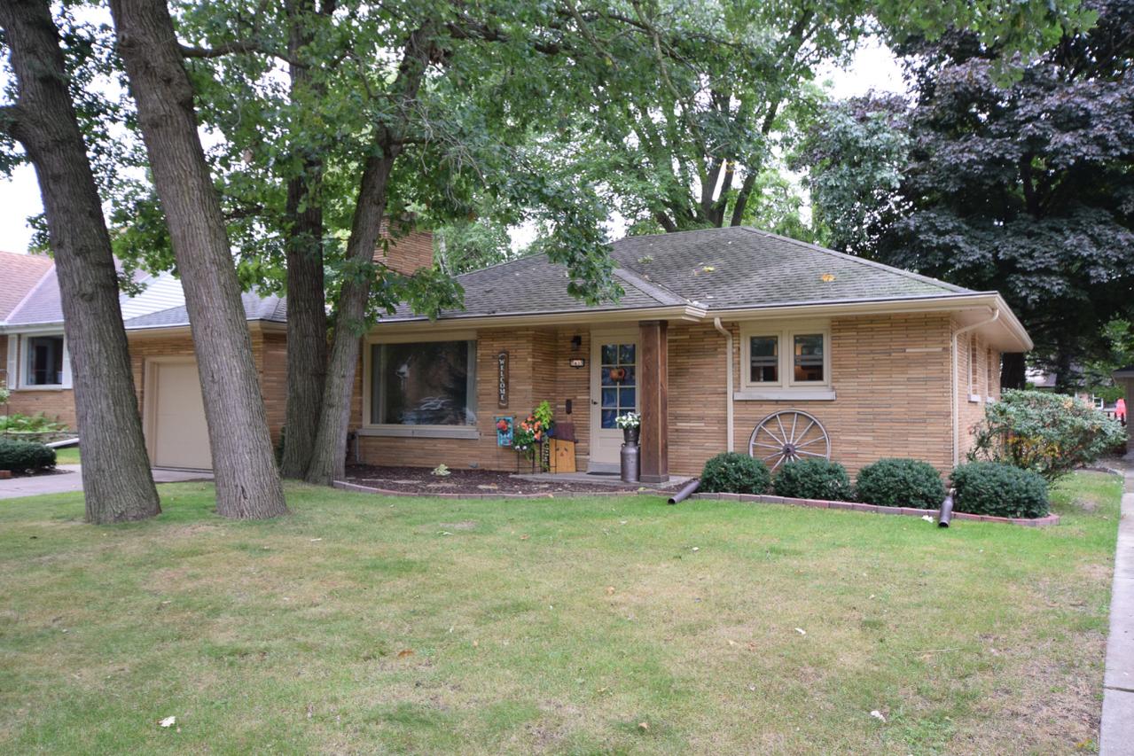 7435 W Dakota St, West Allis, WI 53219