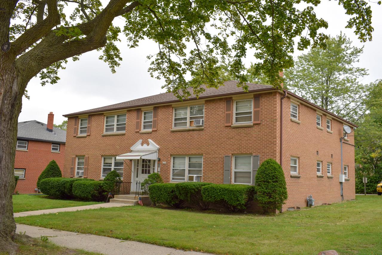 3250 S 49th St, Milwaukee, WI 53219