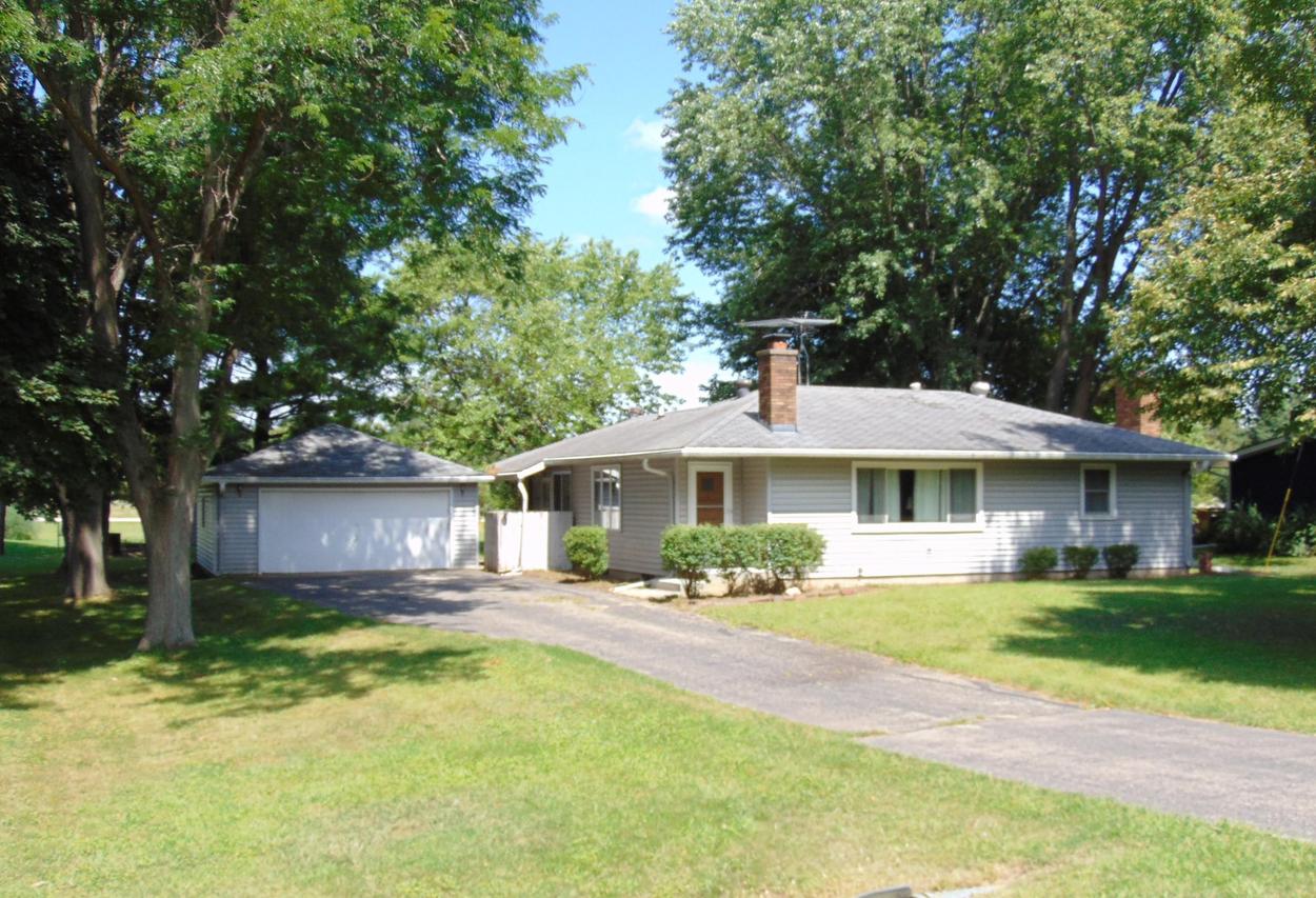 32600 Yahnke Rd., Burlington, WI 53105