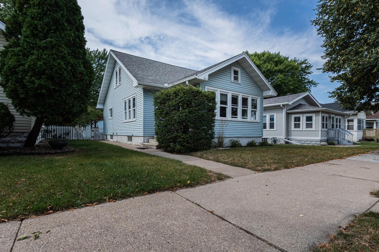 2213 Wood St, La Crosse, WI 54603