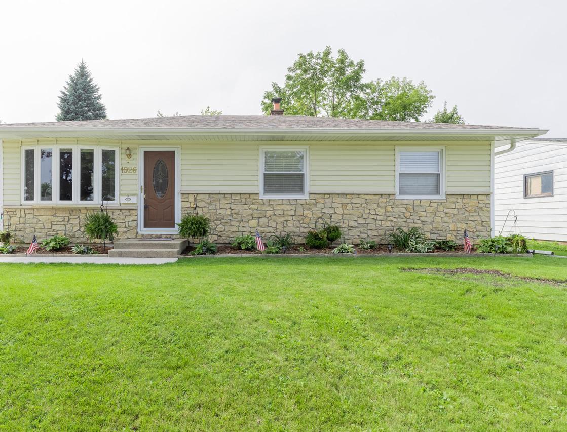 1926 17th Ave, Kenosha, WI 53140