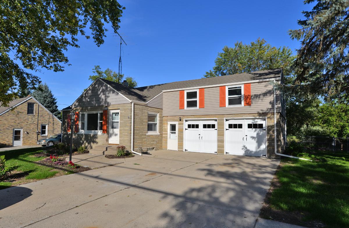 1201 N Emmertsen Rd, Mount Pleasant, WI 53406