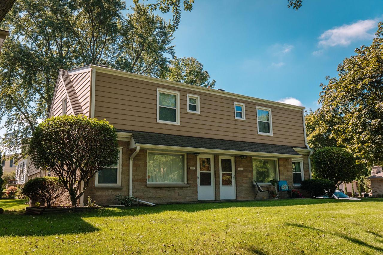 11223 W Wisconsin Ave. #11225, Wauwatosa, WI 53226