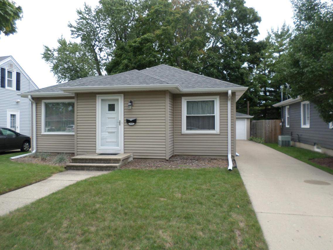 7621 18th Ave, Kenosha, WI 53143